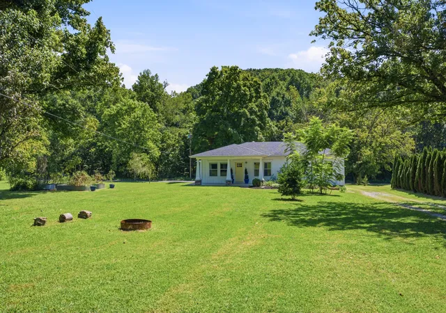 Photo 3 of Single family home for sale at 1389 Louisville Hwy, Goodlettsville, TN 37072 | MLS# 3527222 | Listing updated on 2026-08-28