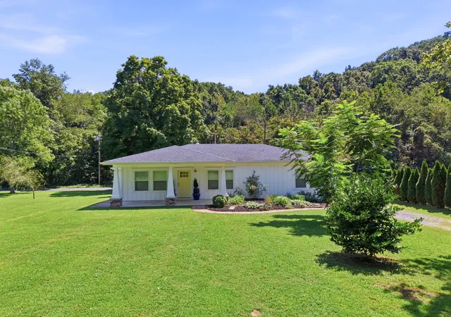 Photo 4 of Single family home for sale at 1389 Louisville Hwy, Goodlettsville, TN 37072 | MLS# 3527222 | Listing updated on 2026-08-28