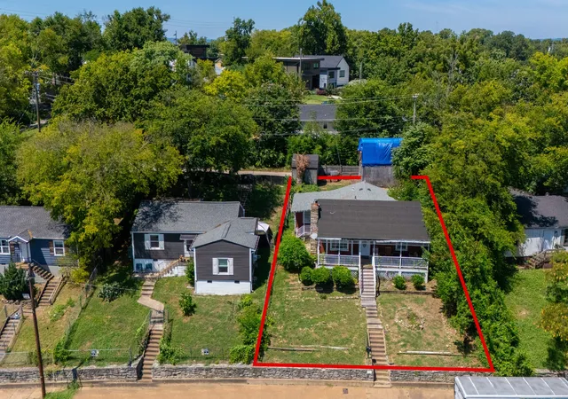 Photo 1 of Single family home for sale at 926 S 13th Ct, Nashville, TN 37206 | MLS# 3526912 | Listing updated on 2026-08-26