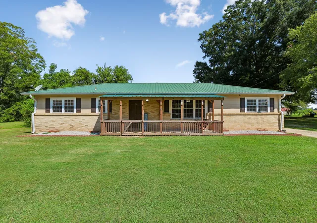 Photo 1 of Single family home for sale at 101 Dallas St, Huntland, TN 37345 | MLS# 3529402 | Listing updated on 2026-09-01