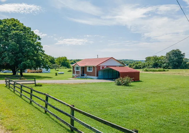 3rd image of 2529 Ragsdale Rd, Columbia, TN 38401 | MLS# 3520518