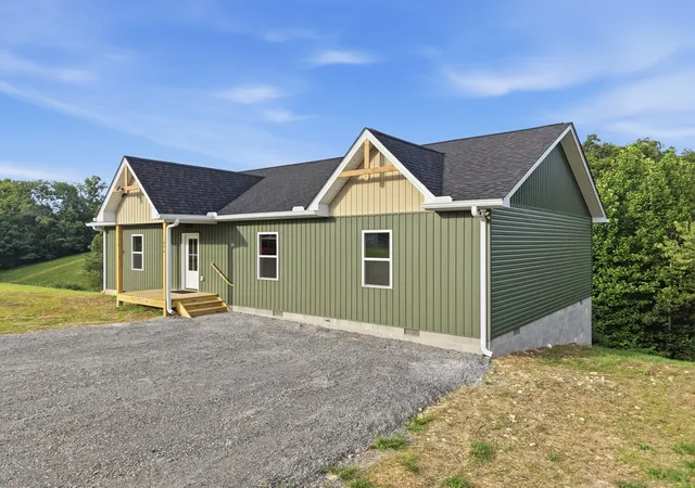 3rd image of 674 Dyer Ridge Rd, Baxter, TN 38544 | MLS# 3519352