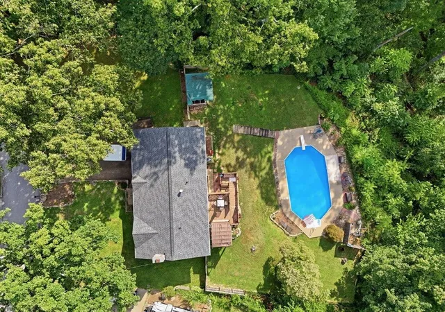 3rd image of 1718 Lake Wood Circle, Hixson, TN 37343 | MLS# 3520173