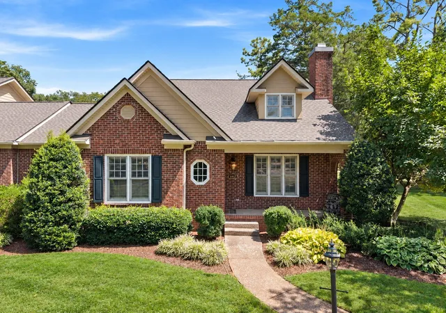 Photo 1 of Single family home for sale at 4412 Estes Rd, Nashville, TN 37215 | MLS# 3527487 | Listing updated on 2026-10-05