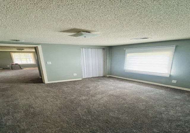 Photo 3 of Single family home for sale at 433 Bird St, Shelbyville, TN 37160 | MLS# 3523626 | Listing updated on 2026-08-31
