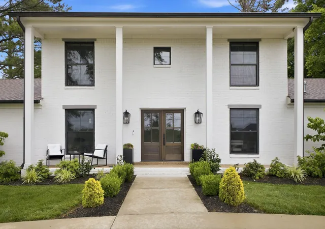 Photo 3 of Mansion for sale at 814 Wilson Pike, Brentwood, TN 37027 | MLS# 3525540 | Listing updated on 2026-08-30