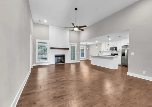Photo 3 of Single family home for sale at 836 Jersey Dr, Clarksville, TN 37043 | MLS# 3520356 | Listing updated on 2026-09-19