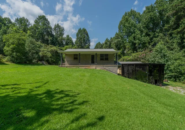 Photo 1 of Single family home for sale at 265 Country Ln, Lenoir City, TN 37771 | MLS# 3529741 | Listing updated on 2026-09-01