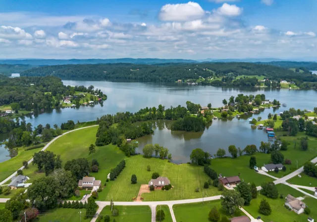 3rd image of 662 River Rd, Kingston, TN 37763 | MLS# 3520318