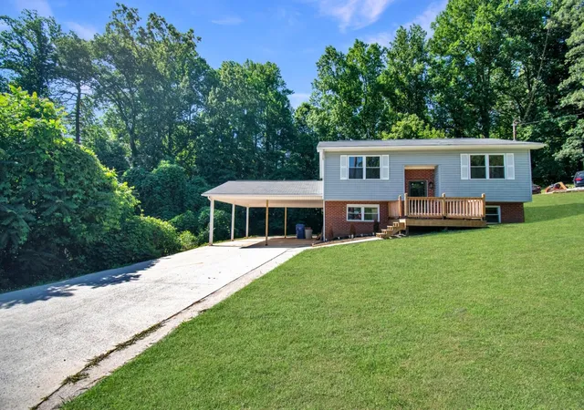 1st image of 503 Martin Luther King Junior Driv, Rockwood, TN 37854 | MLS# 3520339