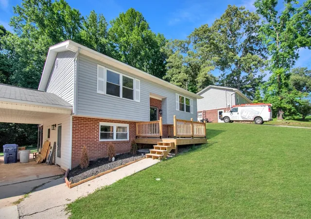 2nd image of 503 Martin Luther King Junior Driv, Rockwood, TN 37854 | MLS# 3520339