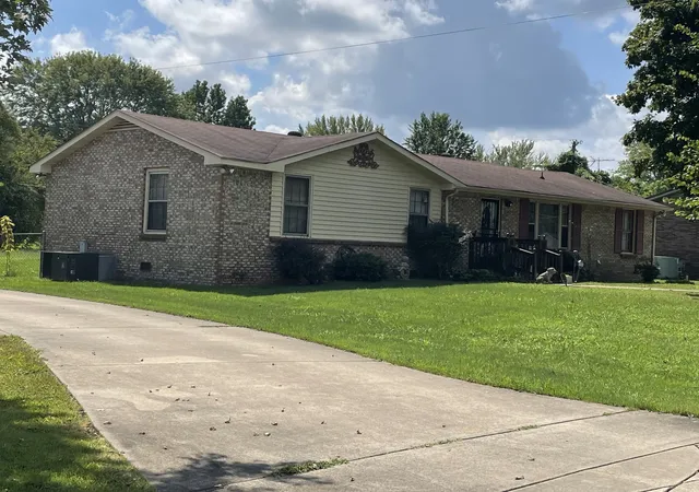 Photo 1 of Single family home for sale at 2245 Robin Dr, Clarksville, TN 37042 | MLS# 3545125 | Listing updated on 2026-09-22