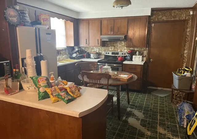 Photo 3 of Single family home for sale at 2245 Robin Dr, Clarksville, TN 37042 | MLS# 3545125 | Listing updated on 2026-09-22