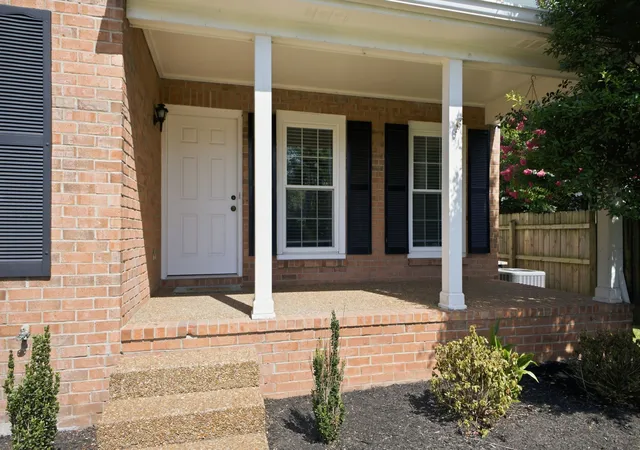 Photo 3 of Single family home for sale at 632 Independence Dr E, Franklin, TN 37067 | MLS# 3531242 | Listing updated on 2026-09-02