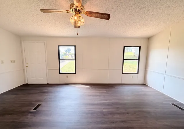 Photo 3 of Manufactured home for sale at 2648 Pine Ridge Dr, Nashville, TN 37207 | MLS# 3520440 | Listing updated on 2026-09-29