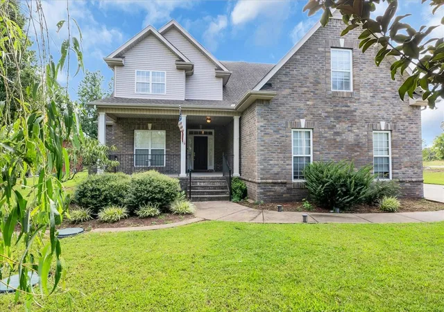 Photo 2 of Single family home for sale at 1204 Lunar Dr, Murfreesboro, TN 37129 | MLS# 3547104 | Listing updated on 2026-09-23