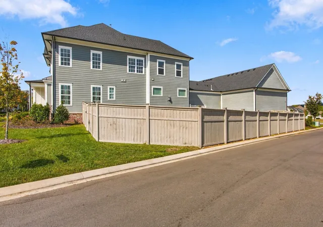 Photo 2 of Townhouse for sale at 3000 Long Branch Cir, Franklin, TN 37064 | MLS# 3594635 | Listing updated on 2026-10-26