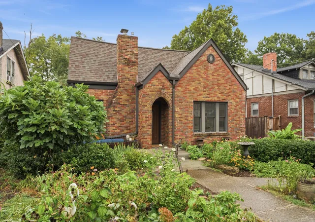 Photo 2 of Sale Pending at 1207 Howard Ave, Nashville, TN 37216 | MLS# 3526899 | Listing updated on 2026-08-29