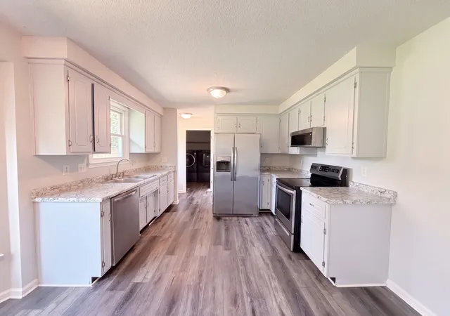 2nd image of 1227 Crystal Dr, Clarksville, TN 37042 | MLS# 3520498