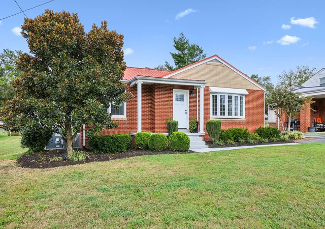 Photo 4 of Single family home for sale at 606 Main St, Lynchburg, TN 37352 | MLS# 3601603 | Listing updated on 2026-10-05
