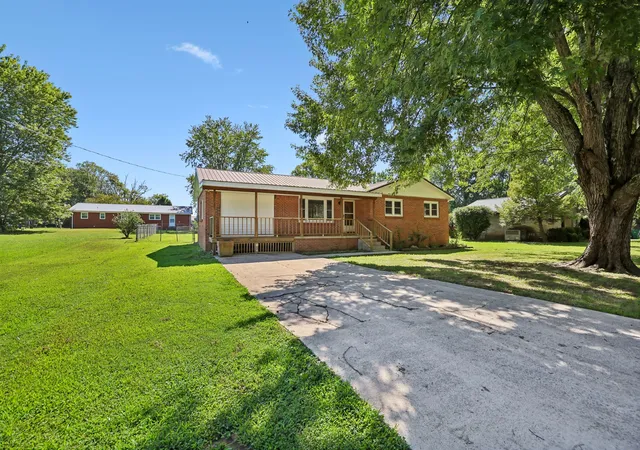 Photo 1 of Single family home for sale at 112 Smith St, Huntland, TN 37345 | MLS# 3527364 | Listing updated on 2026-08-28