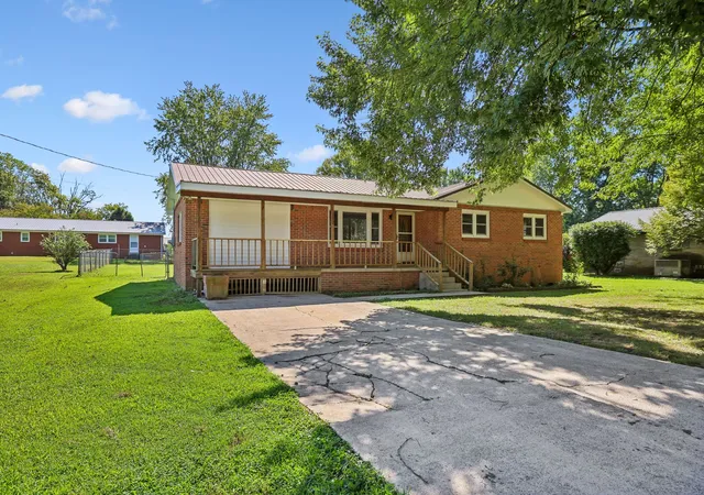 Photo 2 of Single family home for sale at 112 Smith St, Huntland, TN 37345 | MLS# 3527364 | Listing updated on 2026-08-28