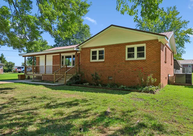 Photo 4 of Single family home for sale at 112 Smith St, Huntland, TN 37345 | MLS# 3527364 | Listing updated on 2026-09-30