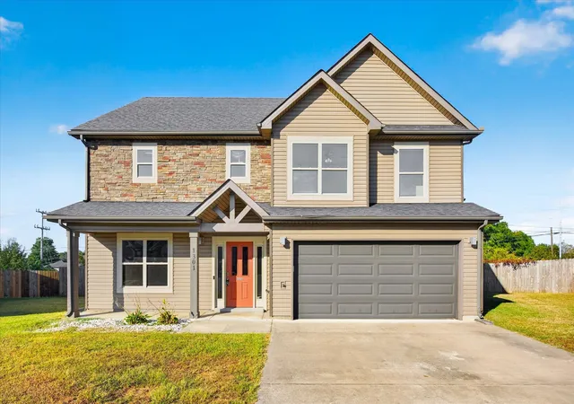 Photo 1 of Single family home for sale at 1301 Eagles View Dr, Clarksville, TN 37040 | MLS# 3546815 | Listing updated on 2026-10-06