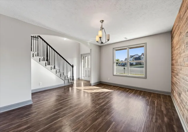Photo 3 of Single family home for sale at 1301 Eagles View Dr, Clarksville, TN 37040 | MLS# 3546815 | Listing updated on 2026-10-06