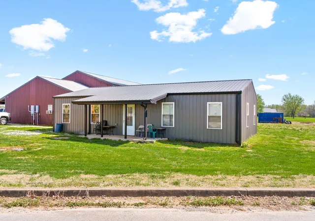 Photo 1 of Single family home for sale at 286 Tower St, Guthrie, KY 42234 | MLS# 3520492 | Listing updated on 2026-08-21
