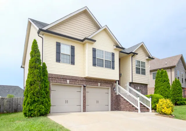 Photo 3 of Sale Pending at 1442 Raven Rd, Clarksville, TN 37042 | MLS# 3525656 | Listing updated on 2026-09-05