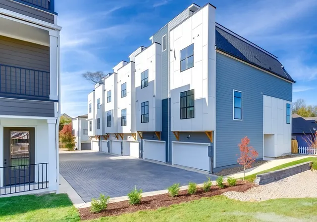2nd image of 110 Myrtle St #Unit B, Nashville, TN 37206 | MLS# 3524705