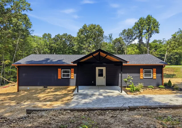 Photo 3 of Single family home for sale at 265 Kennedy St, Mc Minnville, TN 37110 | MLS# 3520559 | Listing updated on 2026-10-01