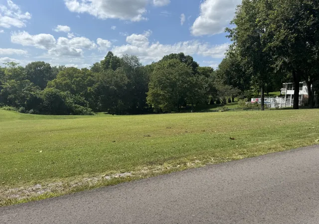 1st image of 0 Lookout Dr, Columbia, TN 38401 | MLS# 3520945