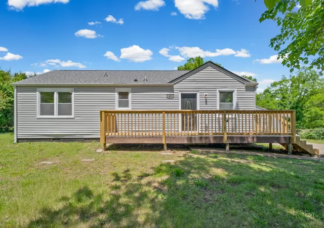 1st image of 19 Chestnut Dr, Clarksville, TN 37042 | MLS# 3520512