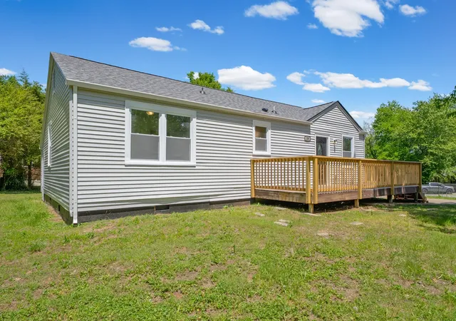 2nd image of 19 Chestnut Dr, Clarksville, TN 37042 | MLS# 3520512