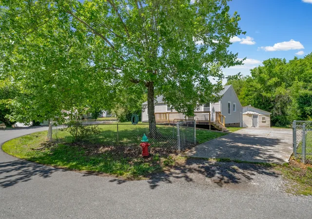 5th image of 19 Chestnut Dr, Clarksville, TN 37042 | MLS# 3520512