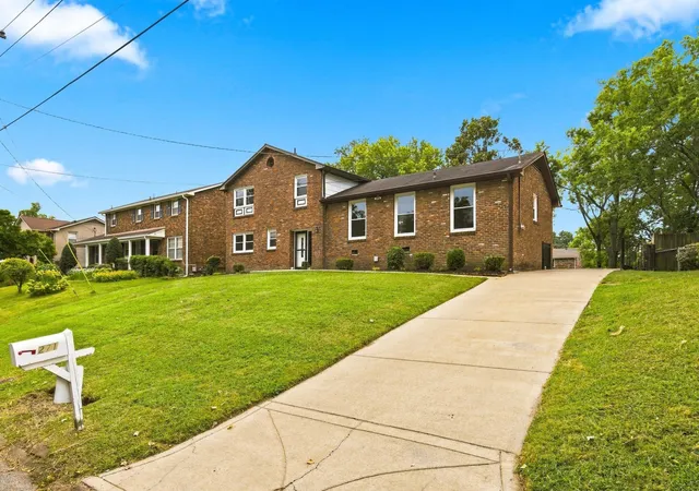 Photo 2 of Single family home for sale at 271 Richbriar Rd, Nashville, TN 37211 | MLS# 3528996 | Listing updated on 2026-09-03