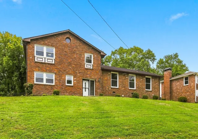 Photo 3 of Single family home for sale at 271 Richbriar Rd, Nashville, TN 37211 | MLS# 3528996 | Listing updated on 2026-09-03