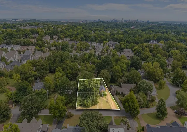 Photo 2 of Single family home for sale at 1720 N Observatory Dr, Nashville, TN 37215 | MLS# 3520893 | Listing updated on 2026-09-17