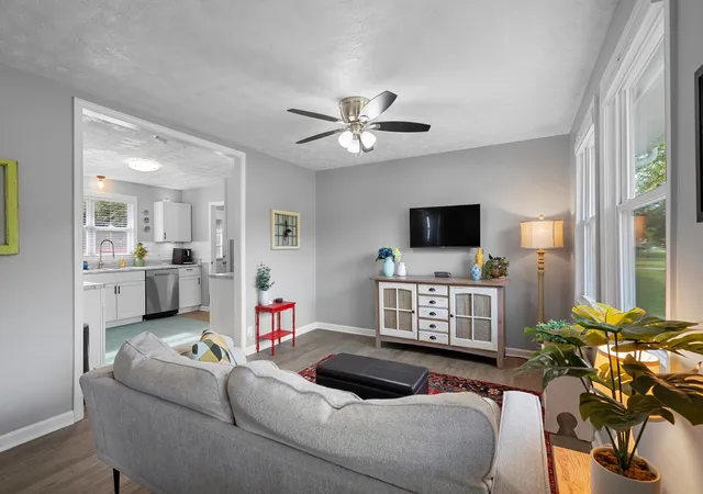 Photo 3 of Sale Pending at 907 Hunt St, Murfreesboro, TN 37130 | MLS# 3524687 | Listing updated on 2026-08-29
