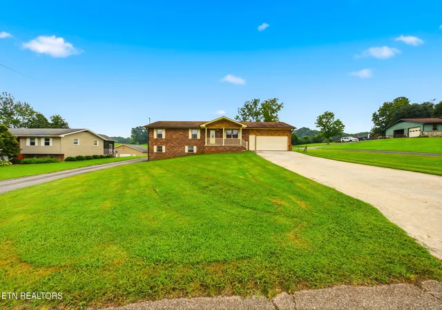 1st image of 208 Overlook Dr, Loudon, TN 37774 | MLS# 3520633