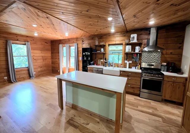 Photo 4 of Single family home for sale at 160 Poplar Dr, Buchanan, TN 38222 | MLS# 3520667 | Listing updated on 2026-09-13