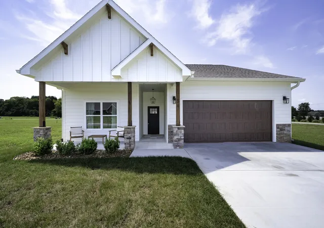 1st image of 56 Deer Valley Cir, Winchester, TN 37398 | MLS# 3520695
