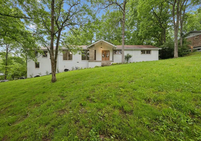 3rd image of 909 Plateau Pkwy, Nashville, TN 37205 | MLS# 3520698
