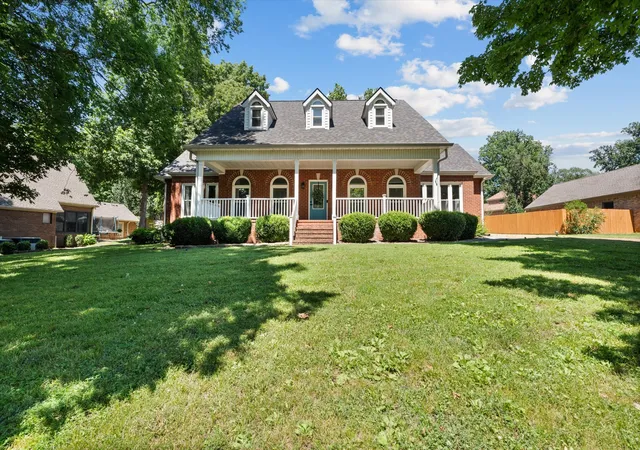 Single family home for sale at 104 Oak Hl Dr, Smyrna, TN 37167 | MLS# 3601738