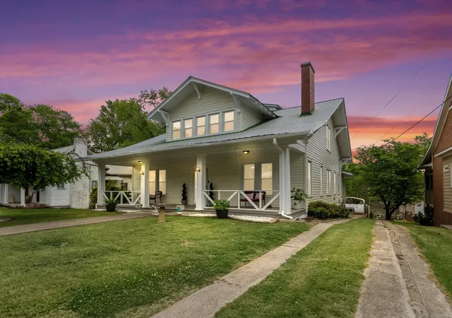 Photo 1 of Single family home for sale at 405 Mulberry Ave, Fayetteville, TN 37334 | MLS# 3545108 | Listing updated on 2026-10-07