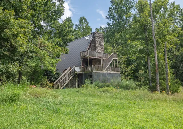 3rd image of 156 Tracy Rd, Hohenwald, TN 38462 | MLS# 3520766