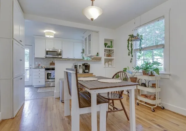 Photo 4 of Single family home for sale at 2725 Sharondale Ct, Nashville, TN 37215 | MLS# 3520805 | Listing updated on 2026-09-04