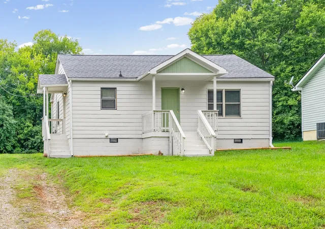 2nd image of 914 W Happy Hollow Dr, Clarksville, TN 37040 | MLS# 3520775